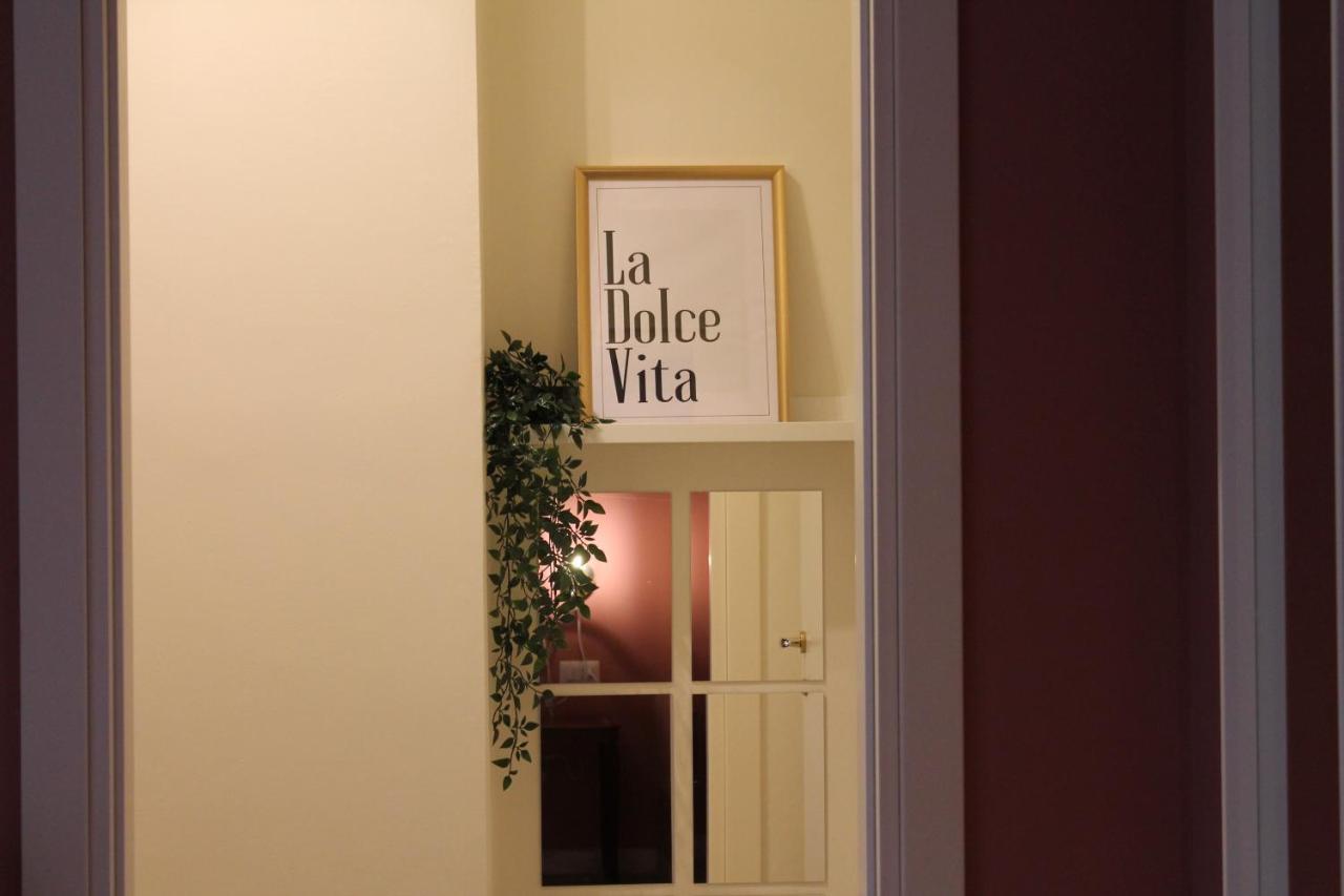 Casa Hari Bed & Breakfast Salerno Dış mekan fotoğraf